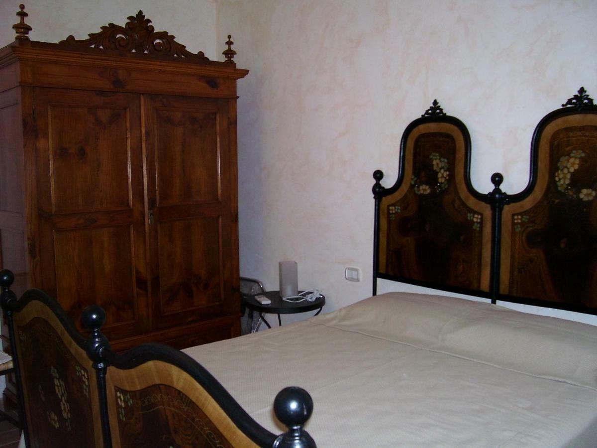 לינה וארוחת בוקר קפאלביו Casale Sant'Angelo מראה חיצוני תמונה